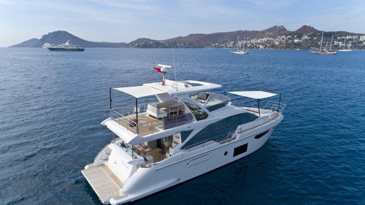 2022 Azimut 60 