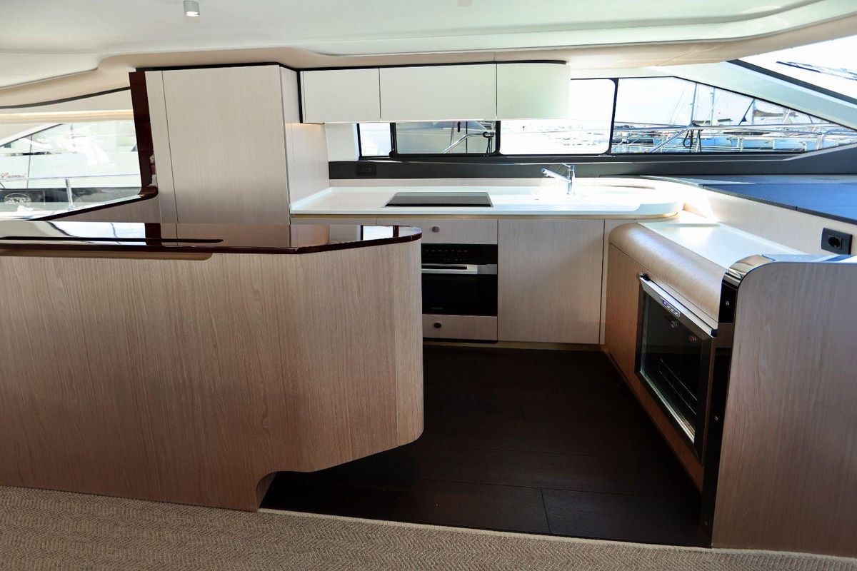 2022 Azimut 60 