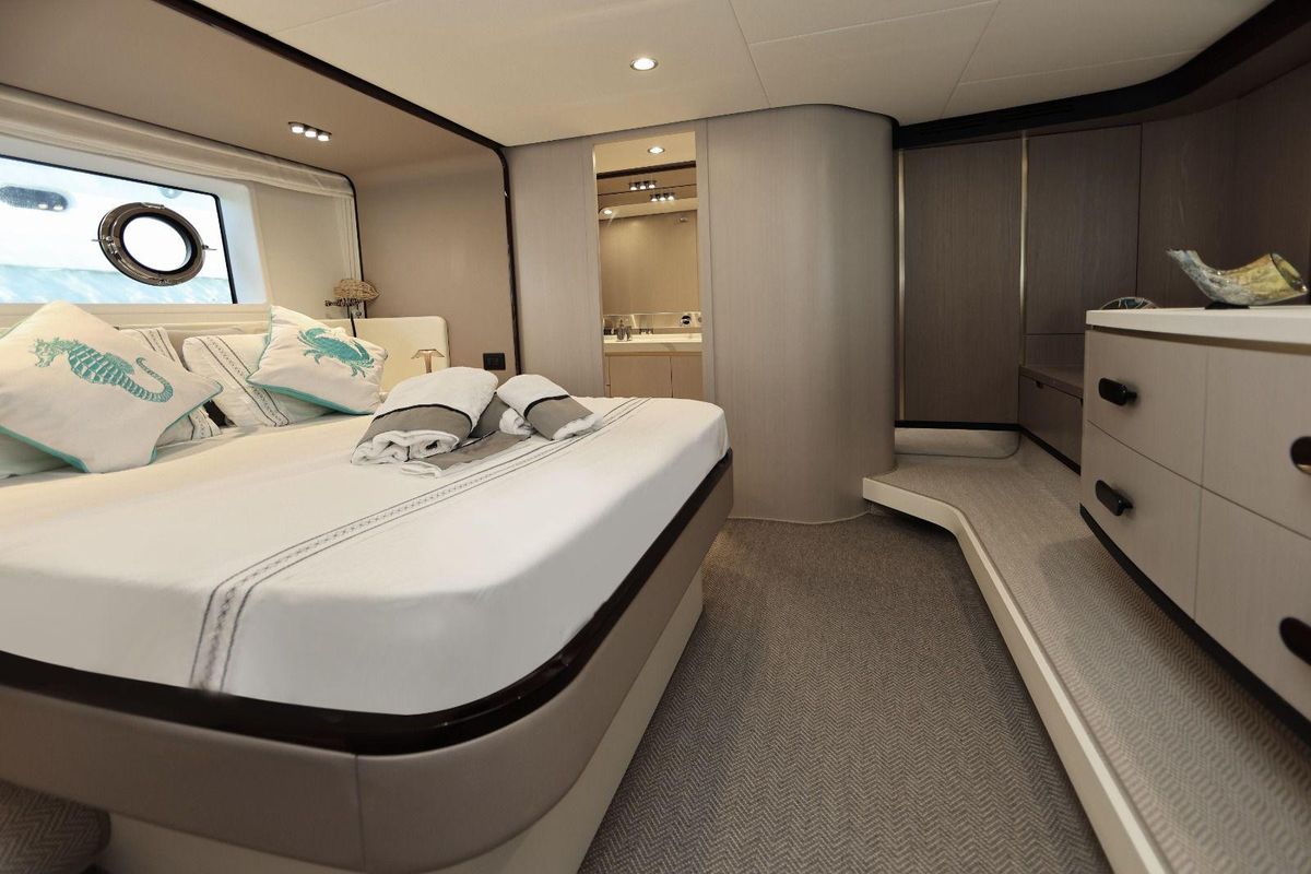 2022 Azimut 60 