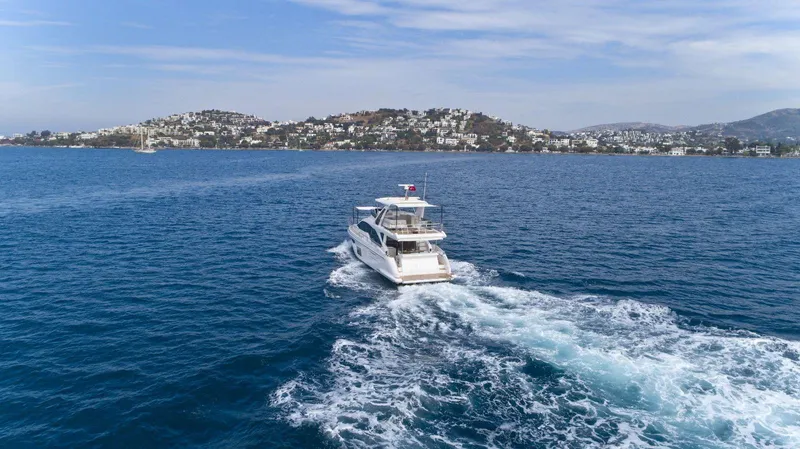  Yacht Photos Pics 2022 Azimut 60