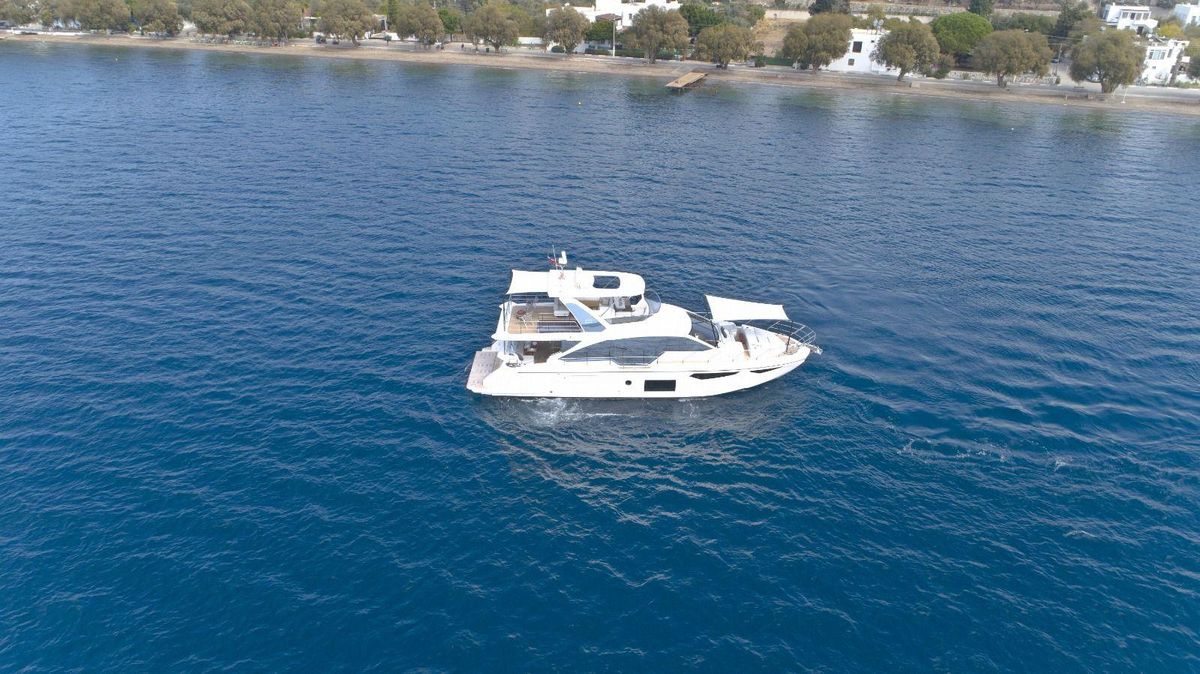 2022 Azimut 60 