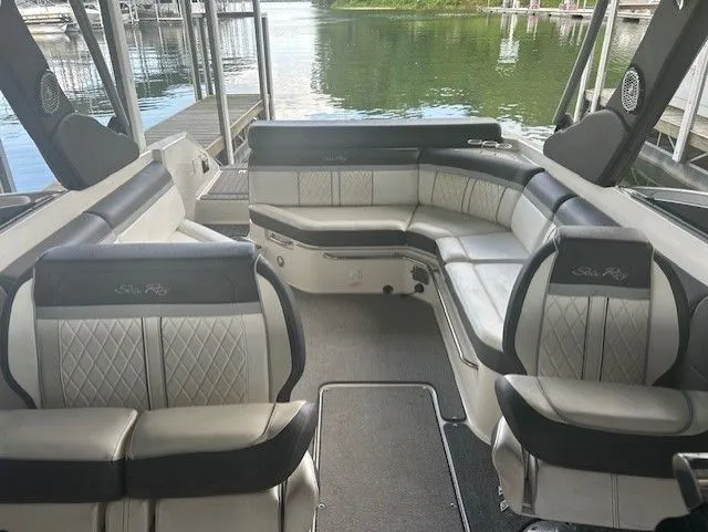  Yacht Photos Pics 2017 Sea Ray SLX 280 boat interior with luxurious seating and waterfront view.