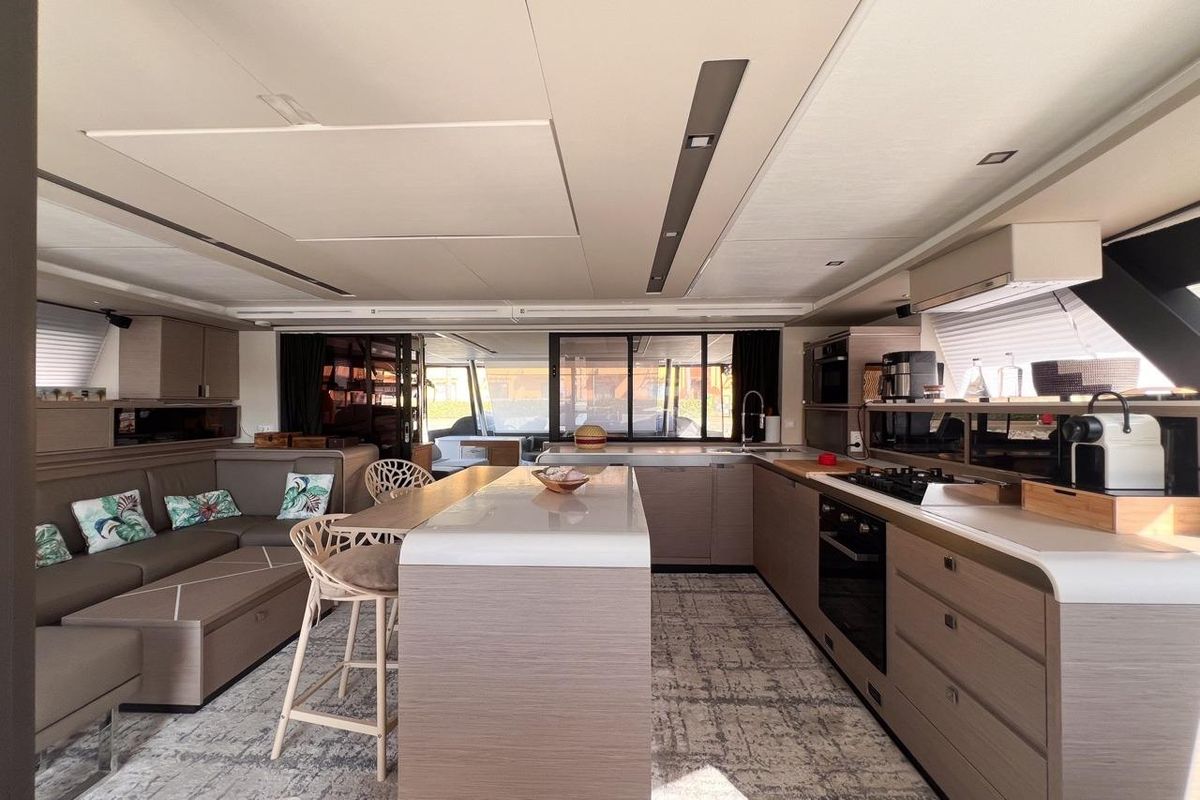 2023 Fountaine Pajot 61