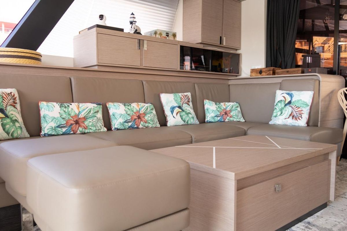 2023 Fountaine Pajot 61