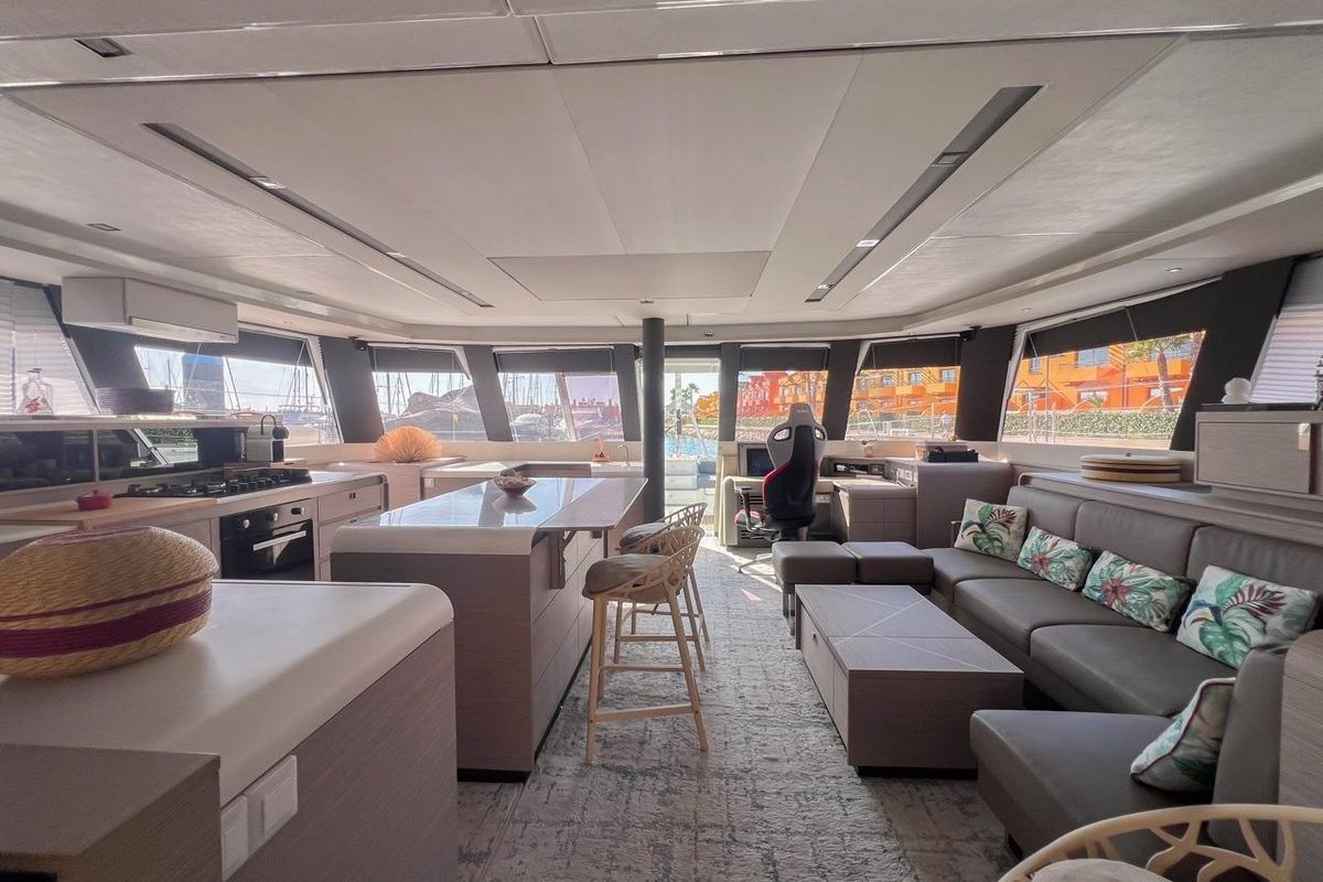 2023 Fountaine Pajot 61