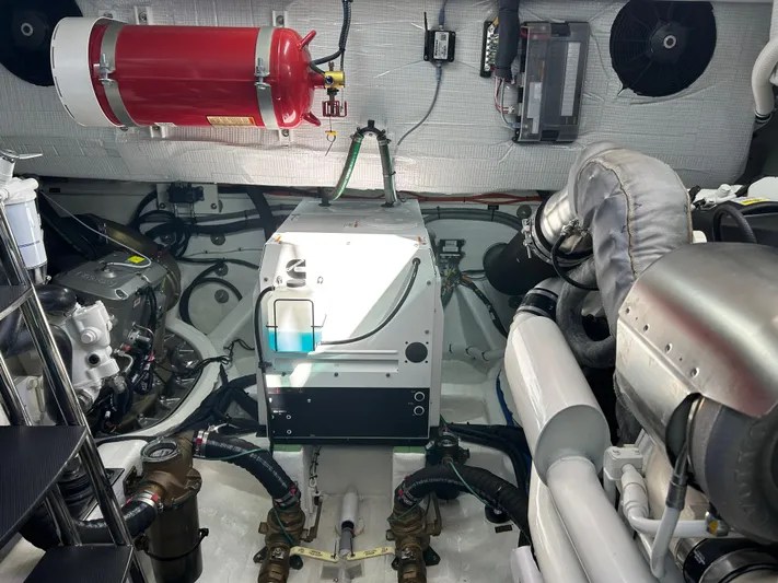 Apricity Yacht Photos Pics 