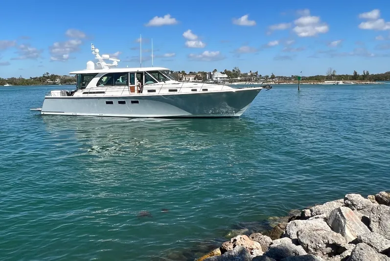 Apricity Yacht Photos Pics 