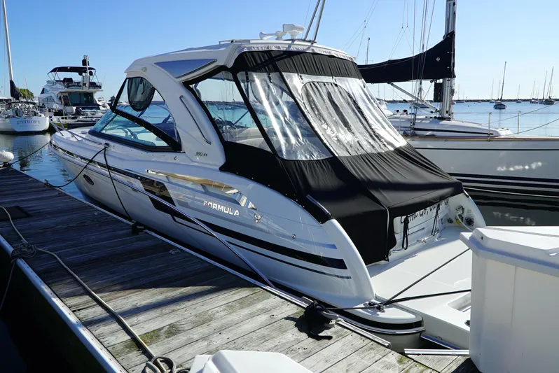 Gotta Go, Danno! Yacht Photos Pics 