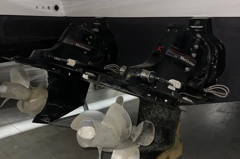 Gotta Go, Danno! Yacht Photos Pics 