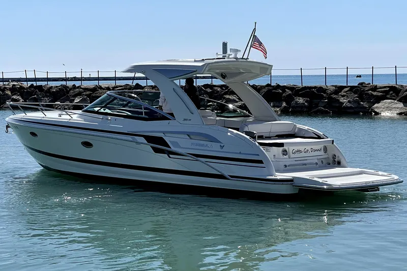 Gotta Go, Danno! Yacht Photos Pics 