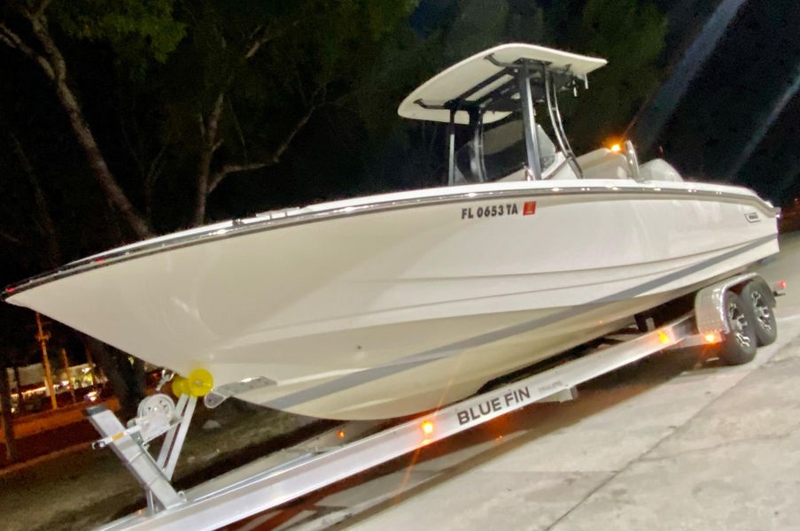 2021 Boston Whaler 250 Dauntless