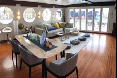 Houseboat mandarin 65