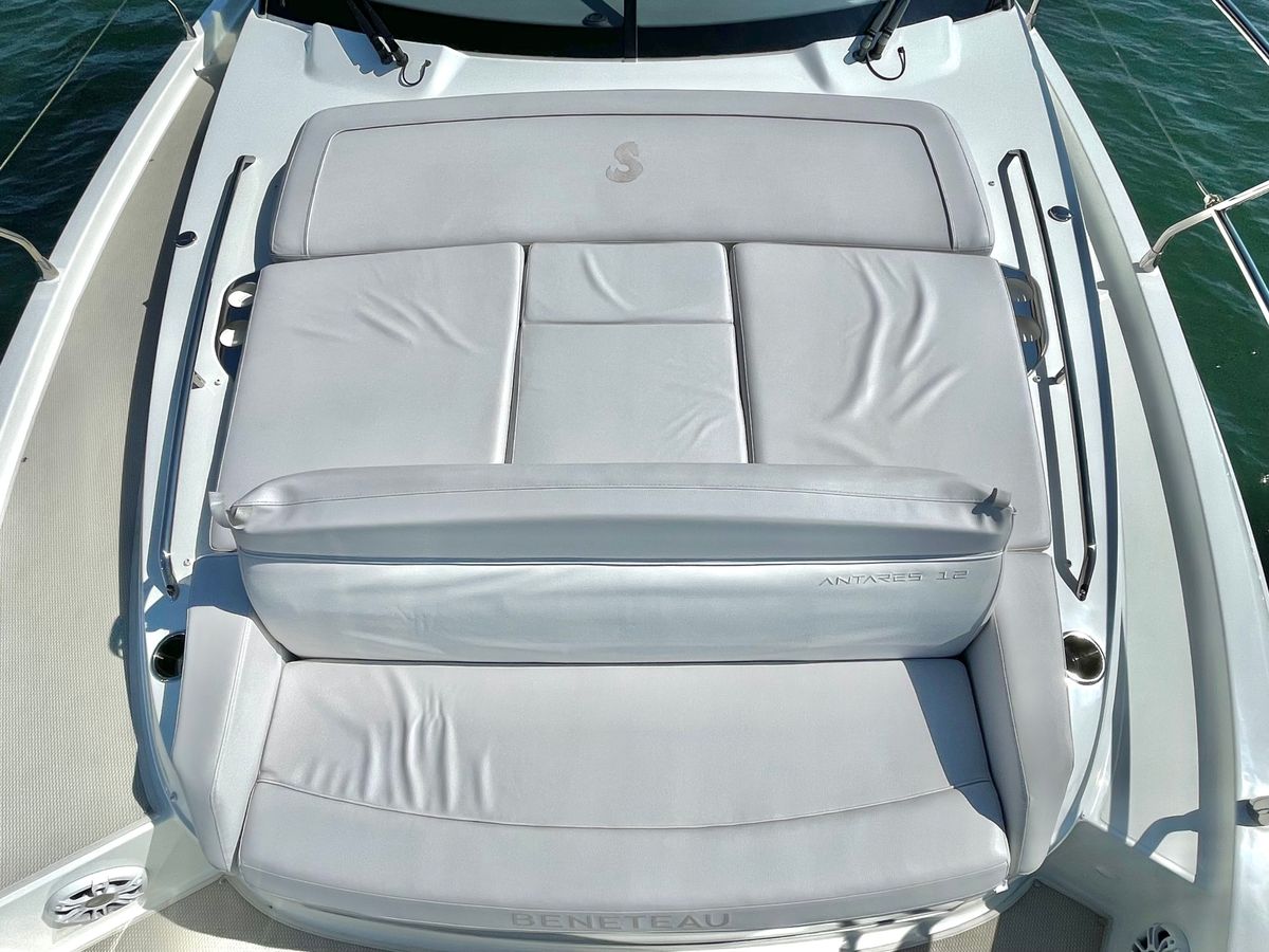 2024 Beneteau 42 