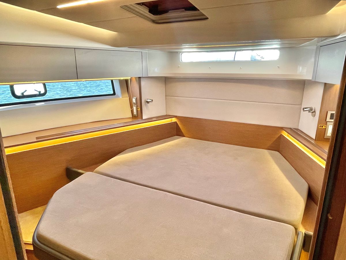 2024 Beneteau 42 