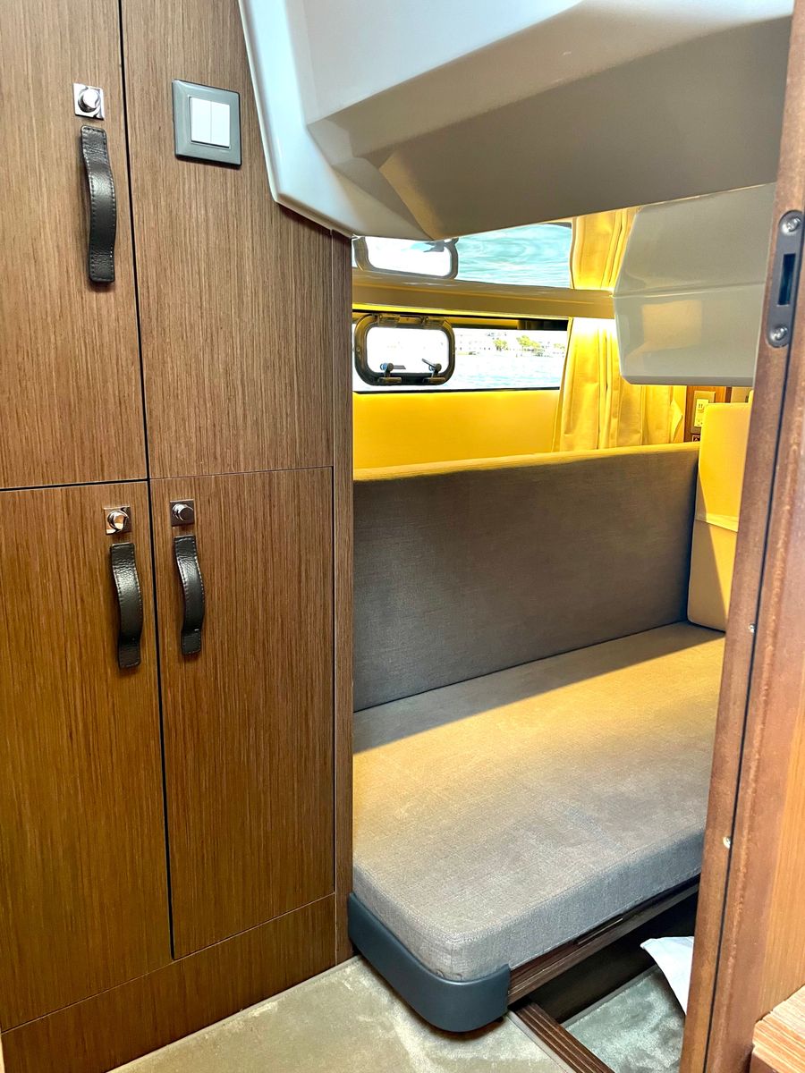 2024 Beneteau 42 