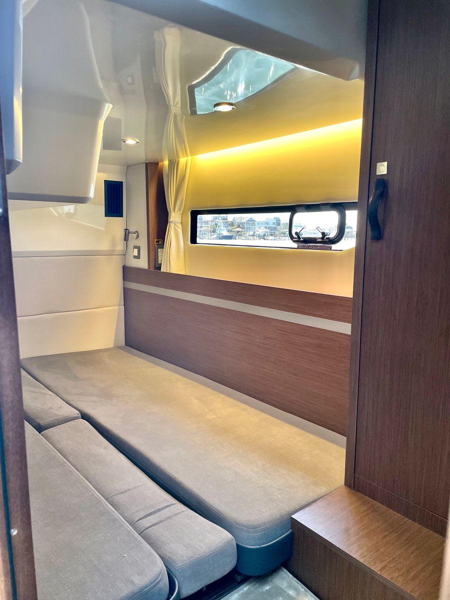 2024 Beneteau 42 
