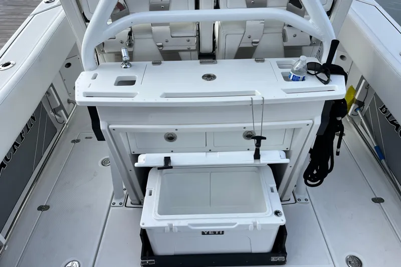  Yacht Photos Pics 2019 Blackfin 272 CC boat interior with fishing station and Yeti cooler.