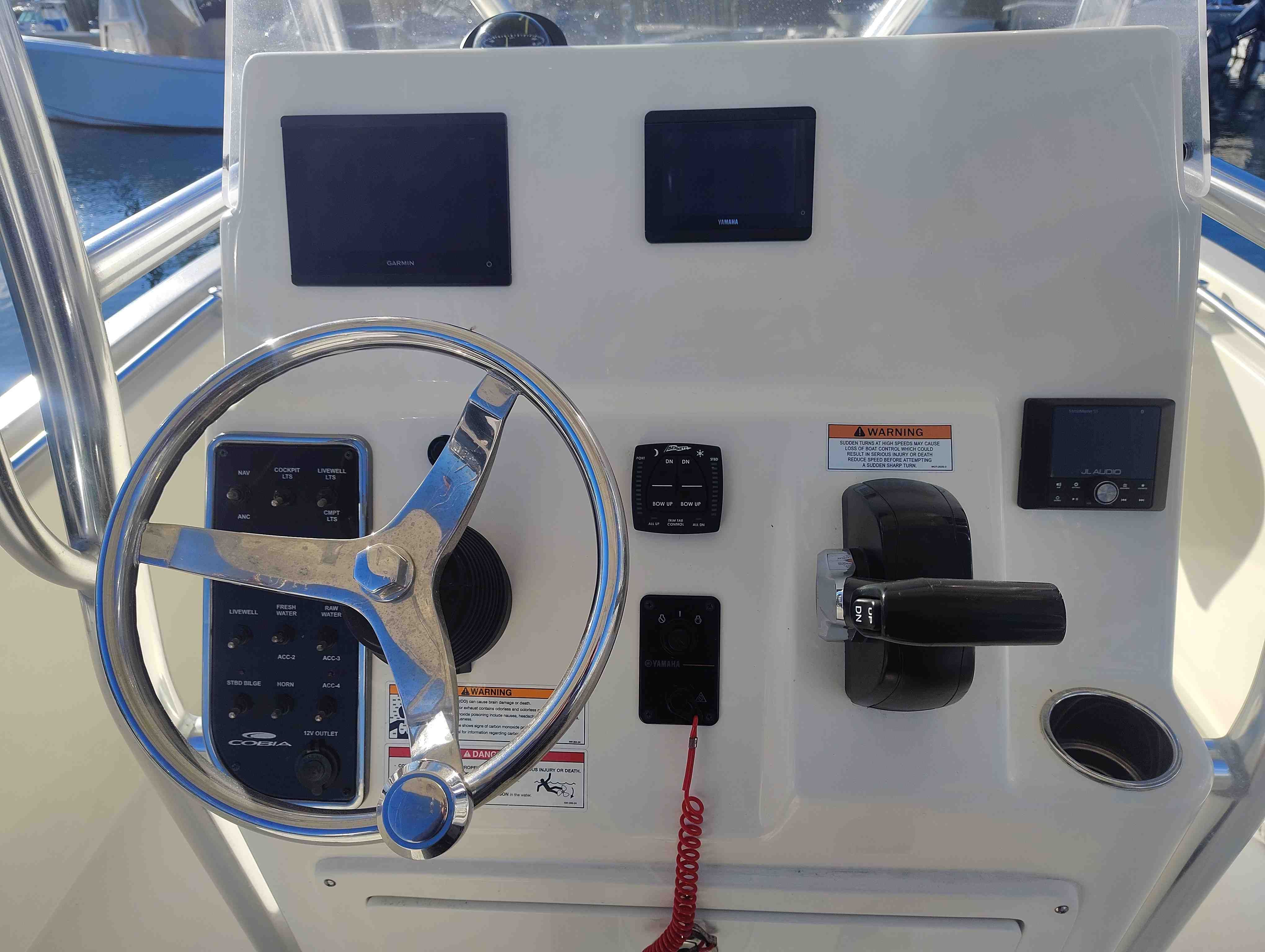 Cobia 220 Center Console