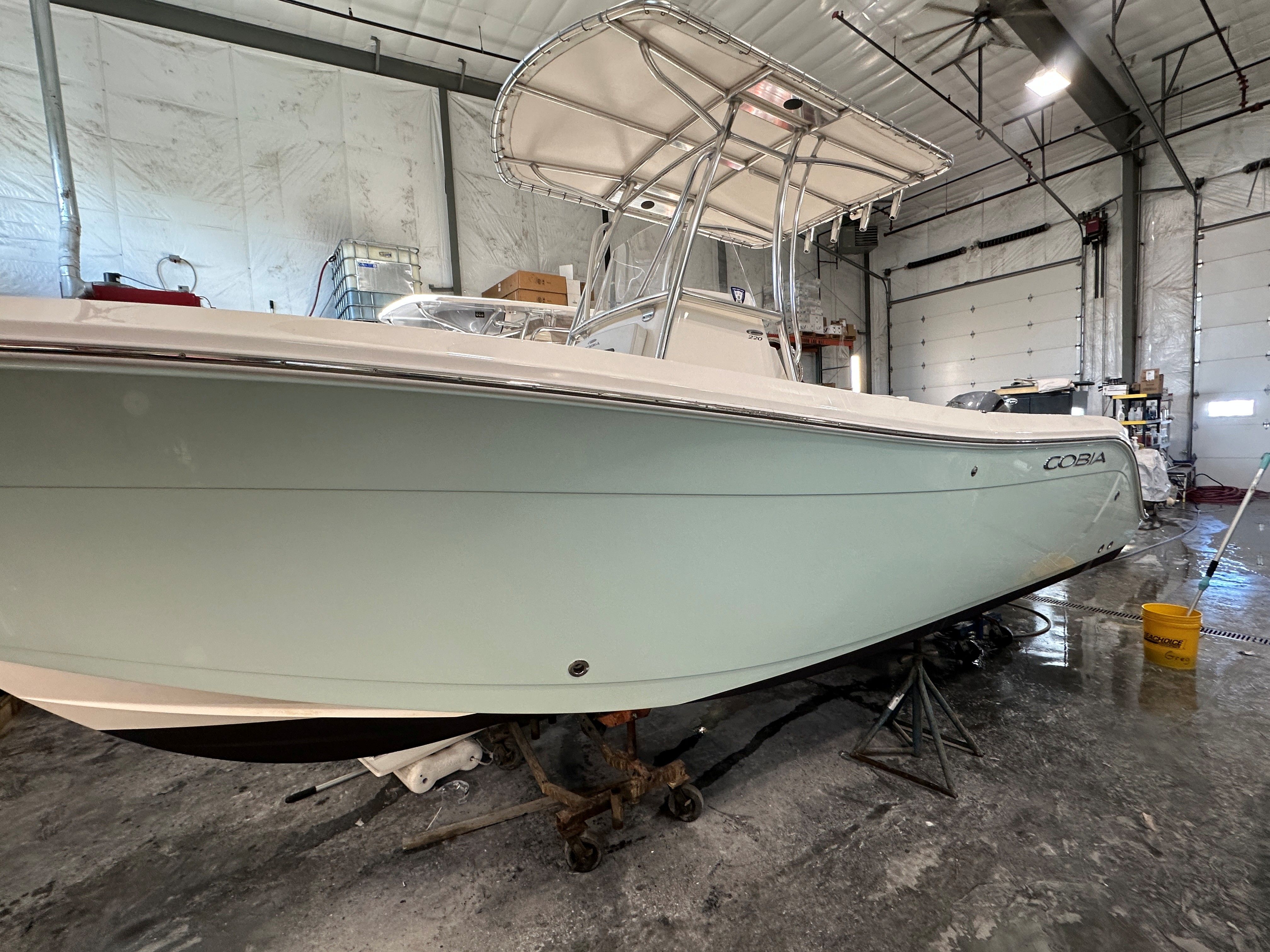 Cobia 220 Center Console