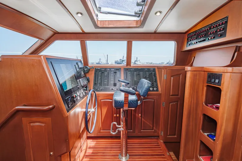 Tango Yacht Photos Pics 