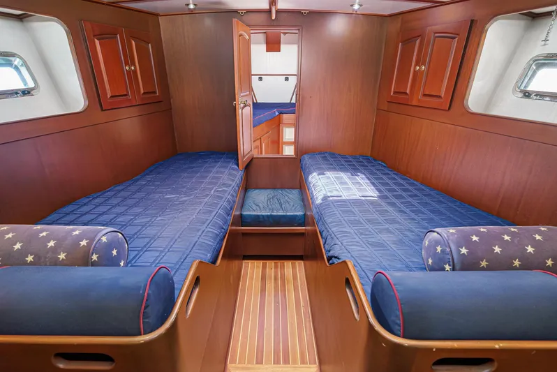 Tango Yacht Photos Pics 