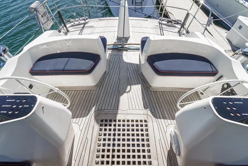 Tango Yacht Photos Pics 