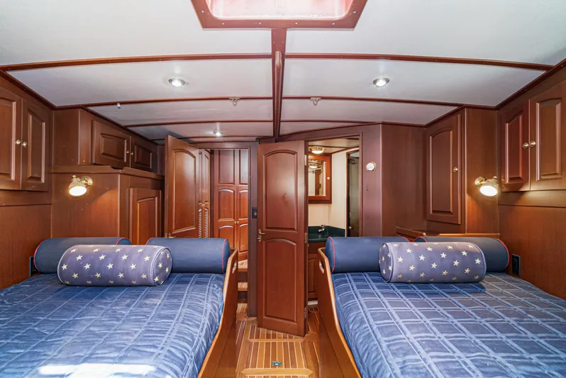 Tango Yacht Photos Pics 