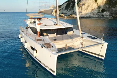 Fountaine Pajot Lucia 40