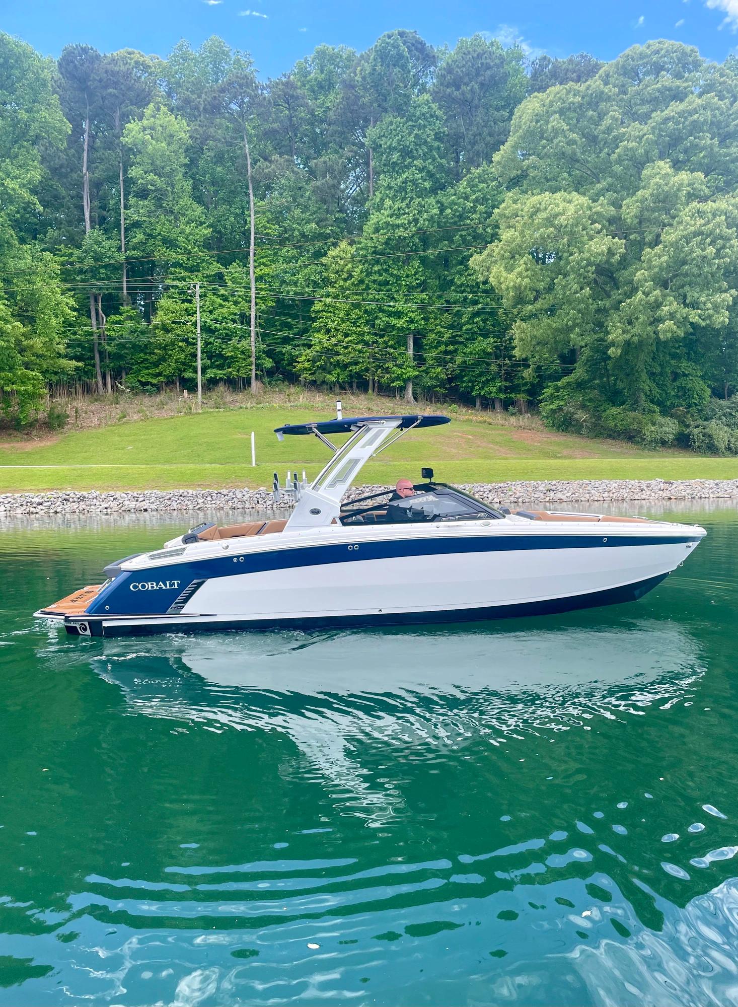 2024 Cobalt R8 Surf Bowrider for sale - YachtWorld