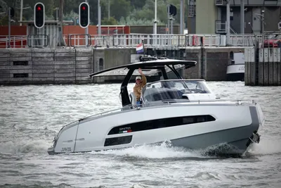 2024 Invictus Yachts Invictus 320 GT met 2 x Mercruiser 270 pk diesel van 2024!