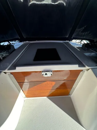 Chesapeake Free Yacht Photos Pics Interior view of a 2006 Catalina 387 sailboat cockpit with wooden hatch.