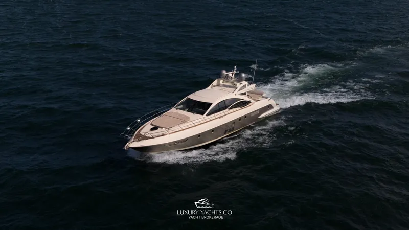  Yacht Photos Pics Luxury Azimut 62S yacht cruising on open water, 2010 model.