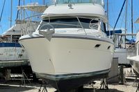 2001 Bayliner 3788 Command Bridge