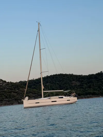 Galaxy Yacht Photos Pics 