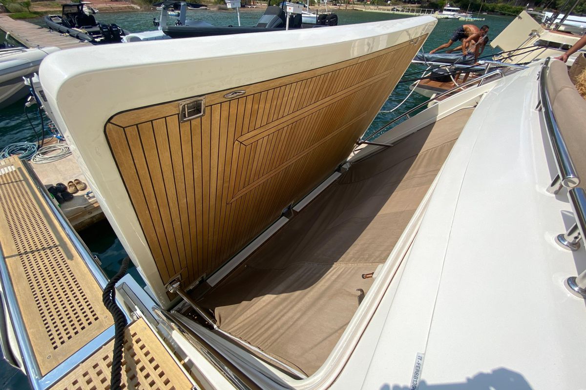 2008 Ferretti Yachts 87 