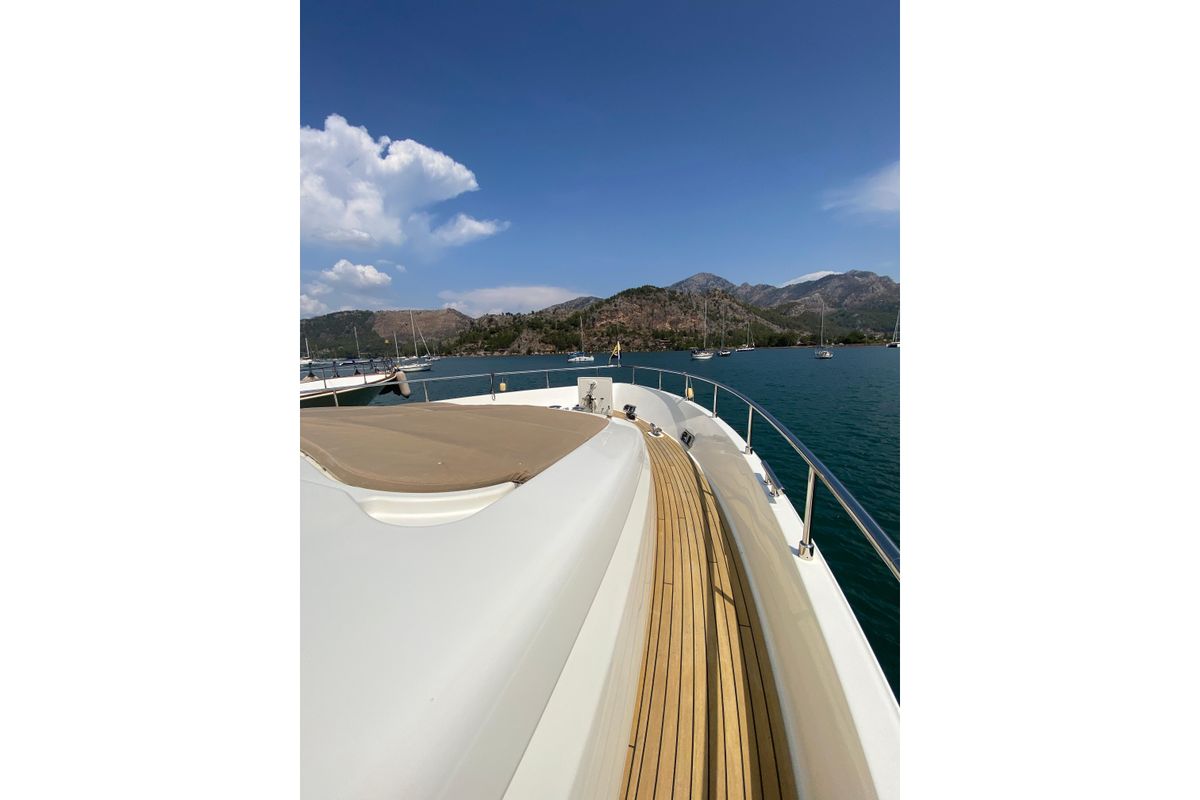 2008 Ferretti Yachts 87 