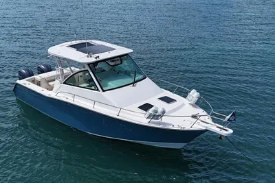 Grady-White Express 330
