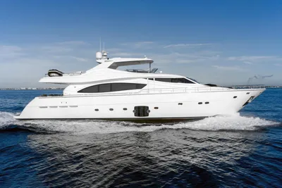 Ferretti Yachts 881