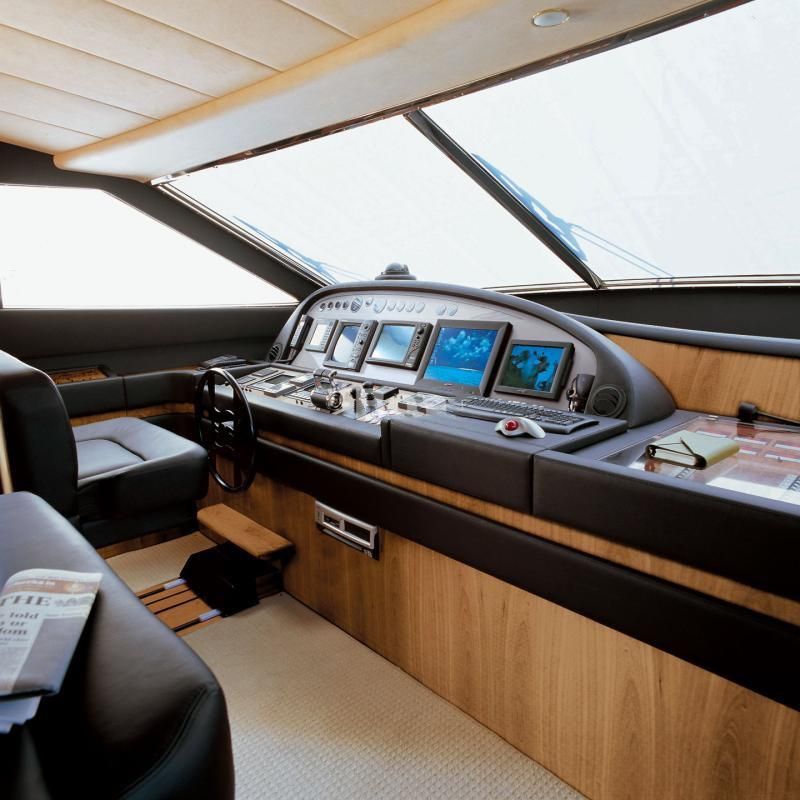 2008 Ferretti Yachts 87 