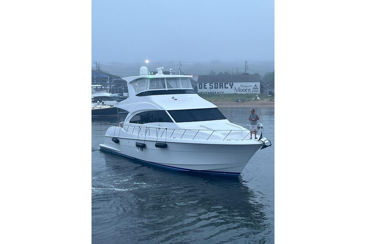 2011 Hatteras 61 