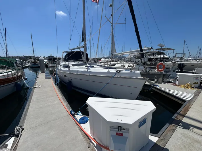 Full House Yacht Photos Pics 