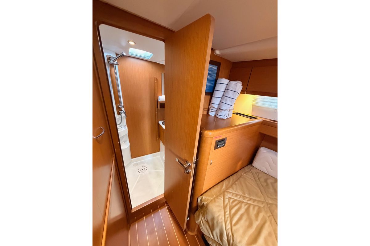 2013 Jeanneau 57 