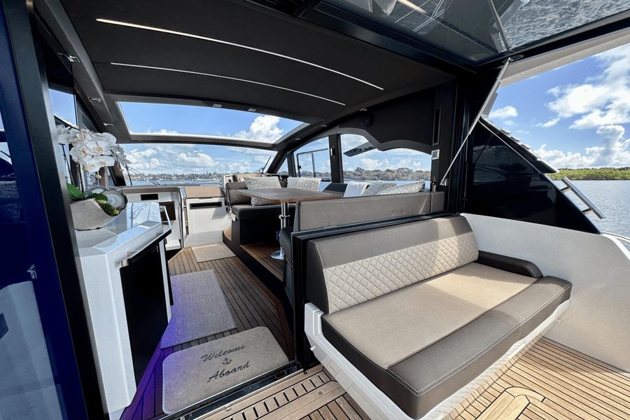 2021 Galeon 425 HTS