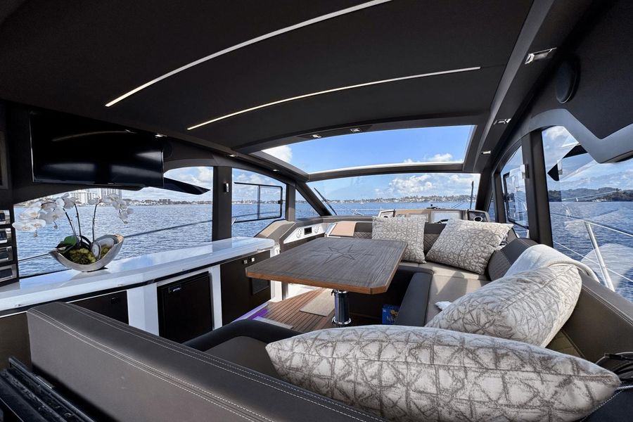 2021 Galeon 425 HTS