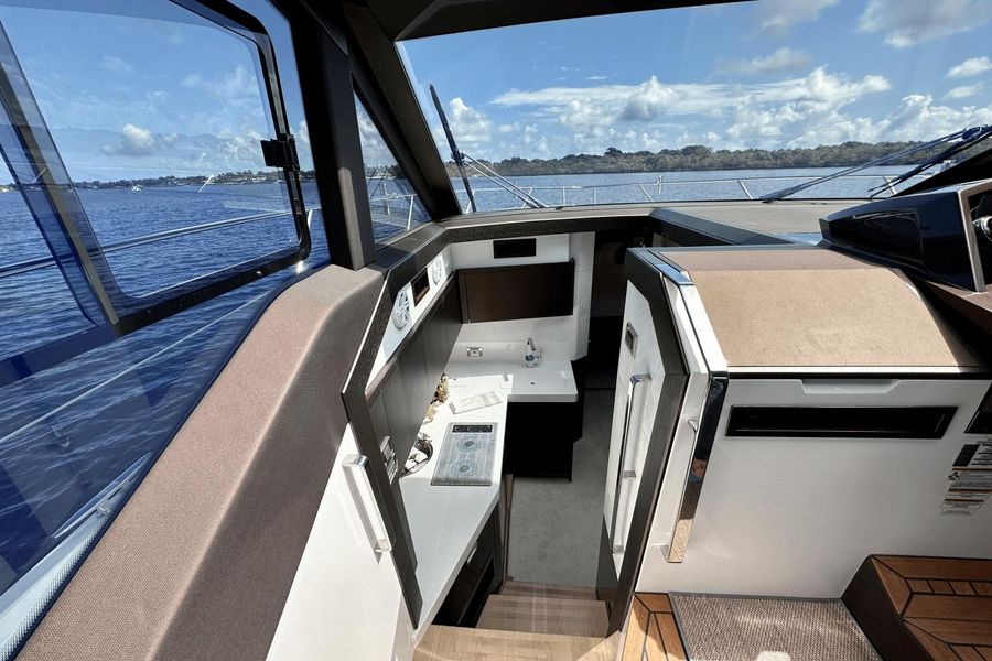 2021 Galeon 425 HTS