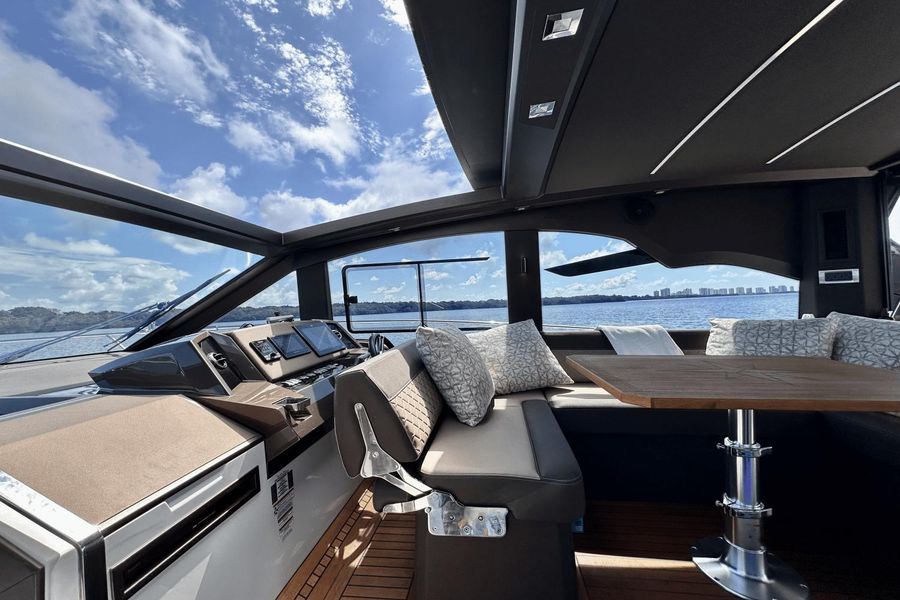 2021 Galeon 425 HTS