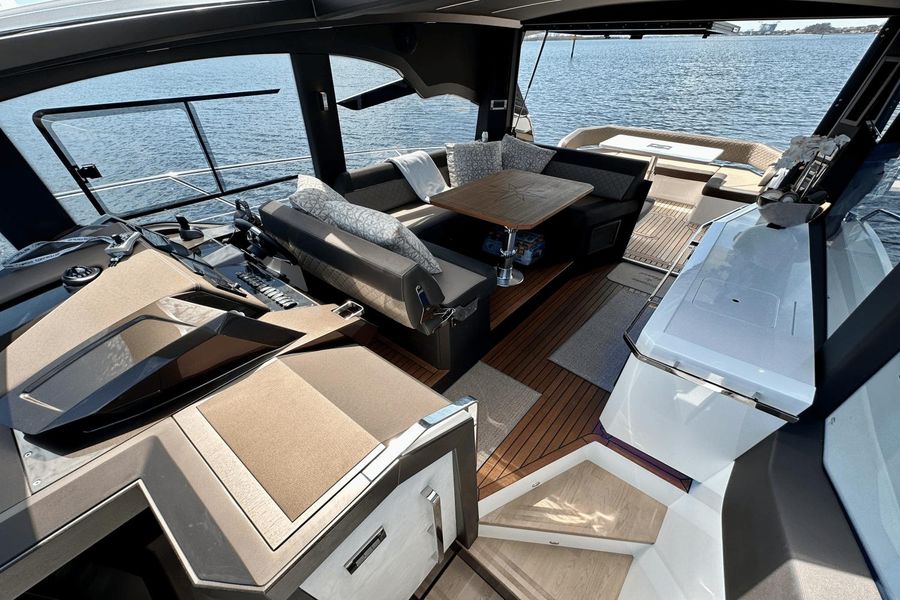 2021 Galeon 425 HTS