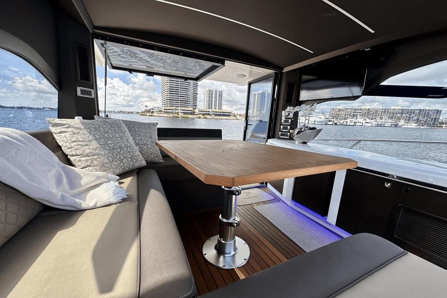 2021 Galeon 425 HTS