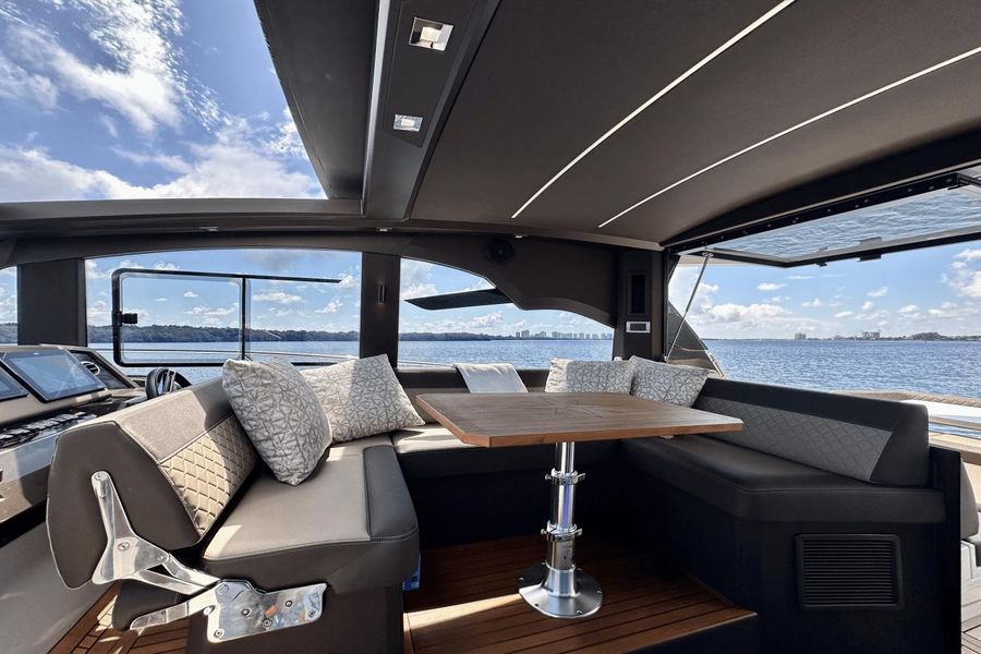 2021 Galeon 425 HTS