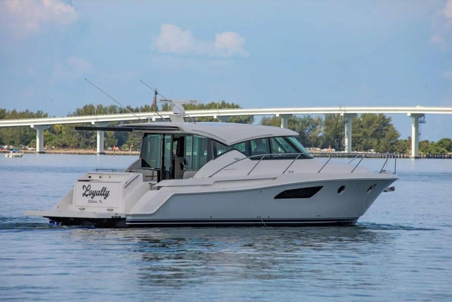 2017 Tiara Yachts C44